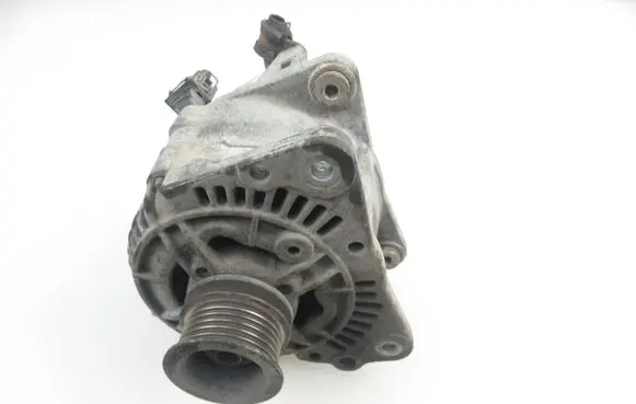 Volkswagen Golf III Generator/alternator 028903025H 0123310001