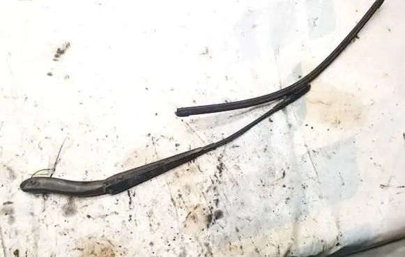 Land Rover Freelander 2 - LR2 Front wiper blade arm