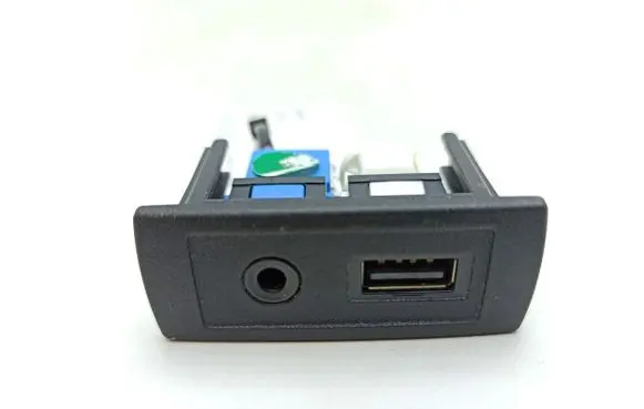 Mercedes-Benz Sprinter W906 USB socket connector A4478200087