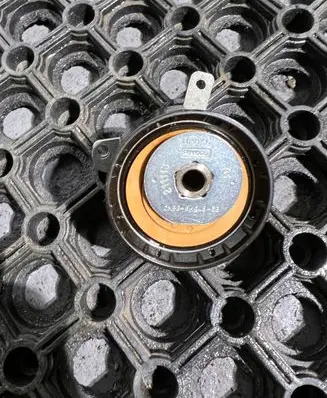 Ford Focus Alternator belt tensioner CM5G6K245EB