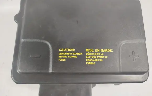 Saab 9-5 Battery box tray cover/lid 5248059