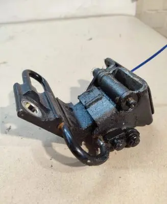 Audi Q7 4L Rear door lower hinge