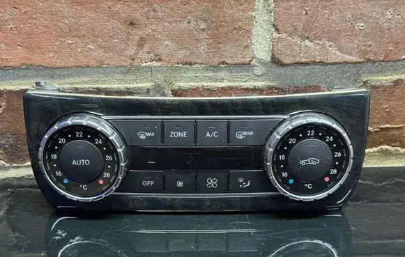 Mercedes-Benz C W204 Climate control unit A2049007515 SW251500 Q01HW3810