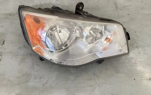 Chrysler Town & Country V Headlight/headlamp 05113336AE 51128C