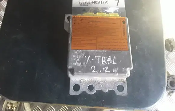 Nissan X-Trail T30 Airbag control unit/module 988208H405
