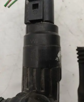 Seat Altea Windscreen/windshield washer pump 1K6955651