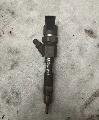 Volvo S40, V40 Fuel injector 0445110021