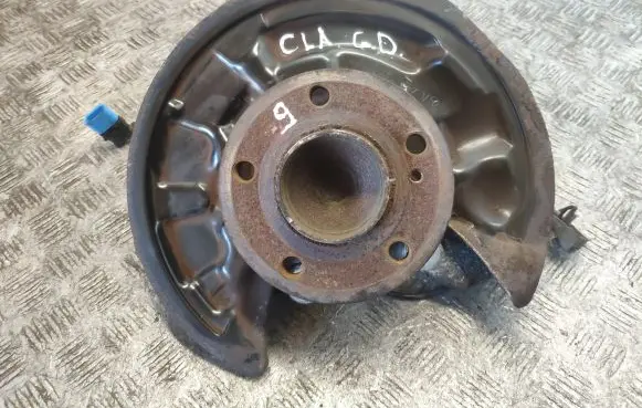 Mercedes-Benz CLA C117 X117 W117 Rear wheel hub A2464230520 2460406