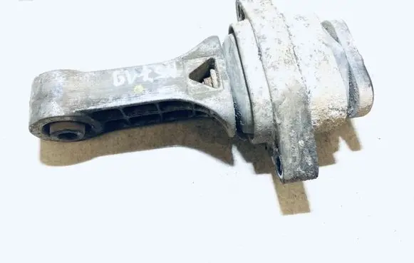 Chevrolet Kalos Engine mount bracket