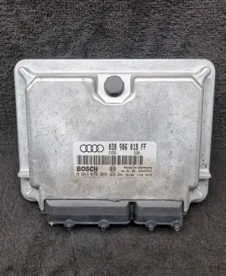 Audi A4 S4 B5 8D Engine control unit/module 038906018FF 0281010065