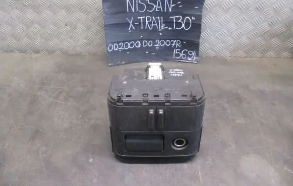 Nissan X-Trail T30 Car ashtray 68108EQ400