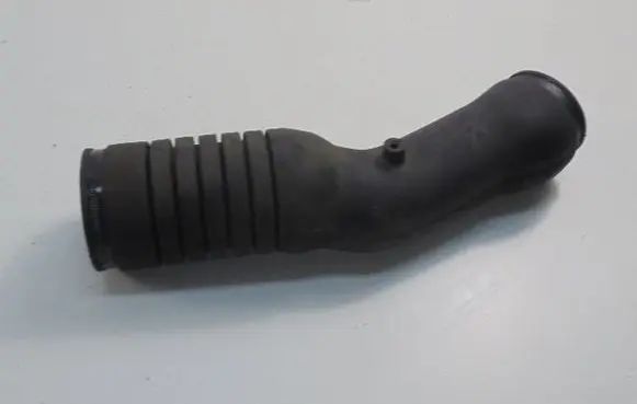 Air intake hose/pipe