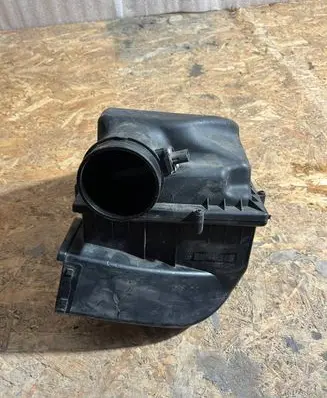BMW 5 G30 G31 G38 Air filter box 8577141 7643301 8577140