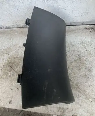 Toyota Avensis T250 Glove box