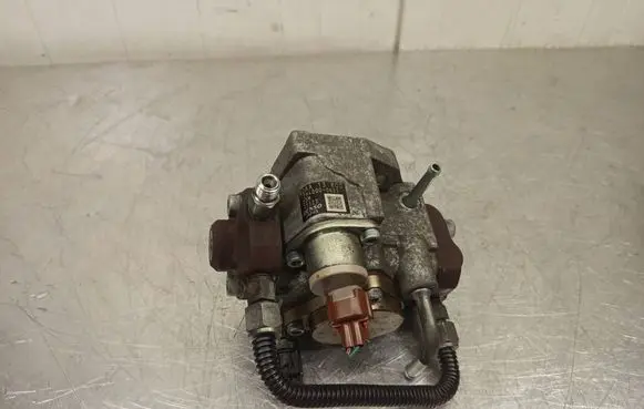 Mazda CX-7 Fuel injection high pressure pump R2AA13800 2940000621 33313