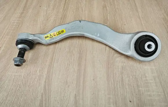 BMW 8 G16 Front lower control arm/wishbone 6886912