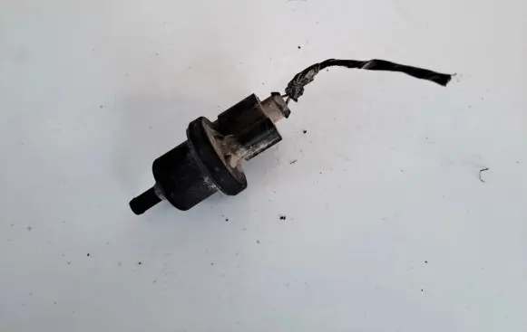 Volkswagen Polo Valve vacuum 0280142345