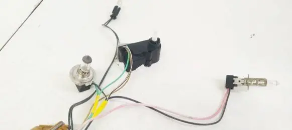 Chevrolet Captiva Headlight level adjustment motor 