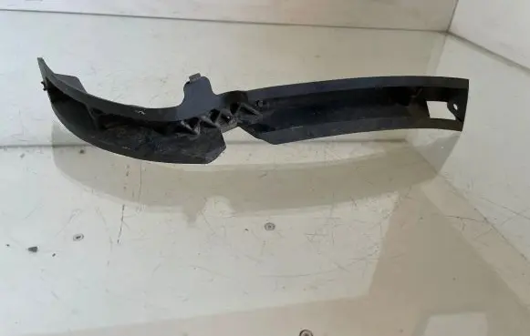 Volkswagen PASSAT B6 Front bumper mounting bracket 3C0807177