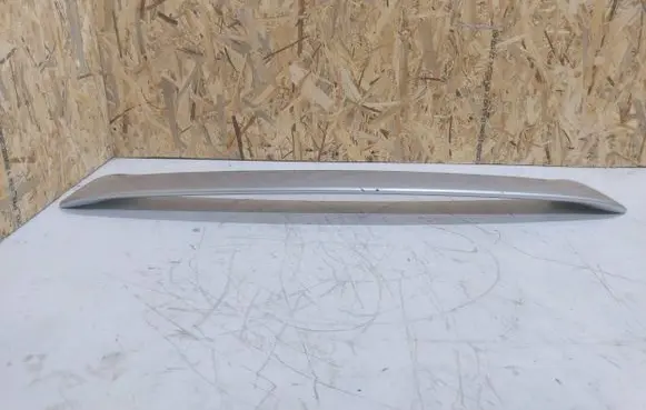 Tailgate/trunk spoiler