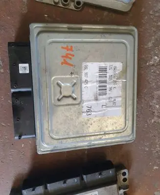 Audi Q5 SQ5 8R Engine control unit/module 06L907425C