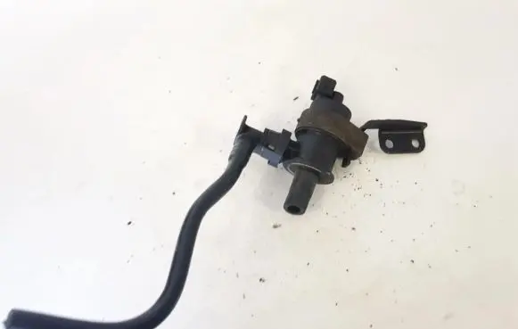 Opel Zafira B Turbo solenoid valve 13110331