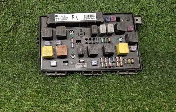 Opel Astra H Power management control unit 13191133 13191133FK 5DK00866847