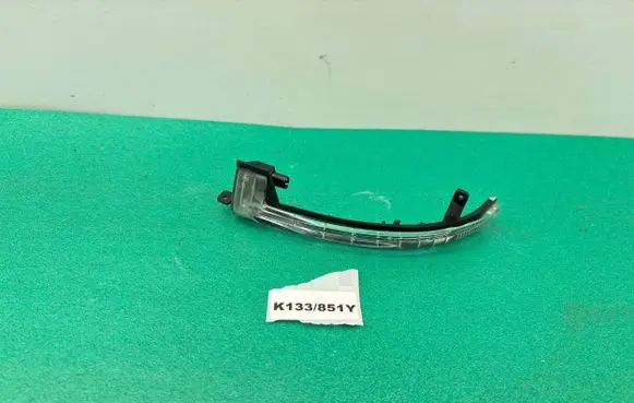 Volkswagen Touareg II Front indicator light 7P6949101