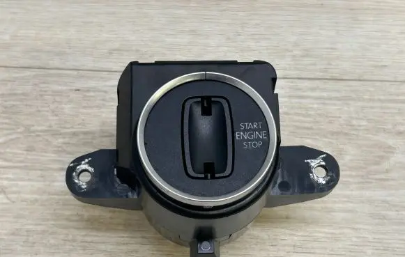 Volkswagen Touareg II Ignition lock 7P6905843A
