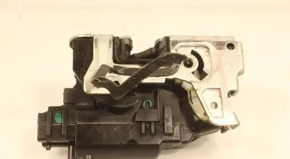 Dacia Dokker Rear door lock 
