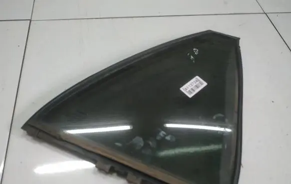 Toyota Avensis T250 Rear vent window glass AS3