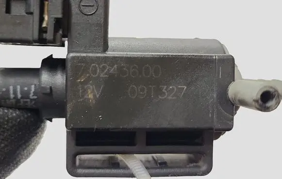 Jaguar XF X250 Turbo solenoid valve 70243600 09T327