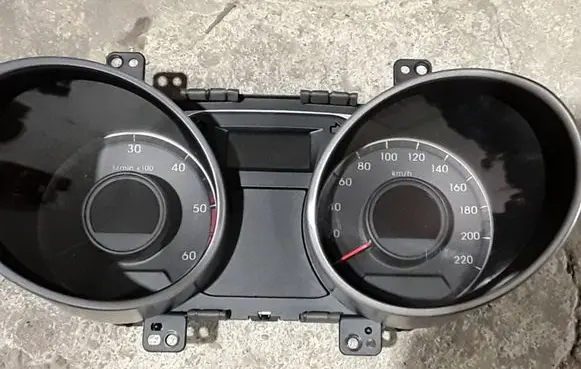 Hyundai ix35 Speedometer (instrument cluster) 940092Y760
