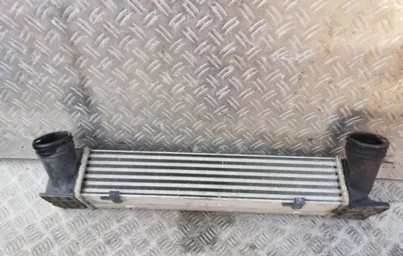 BMW 1 E81 E87 Intercooler radiator 752178301 7521783-01