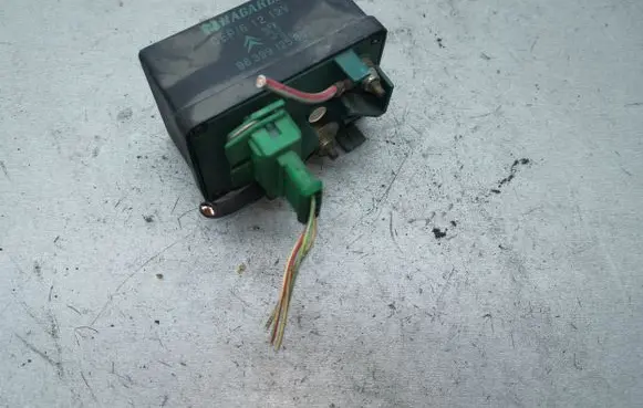 Citroen C5 Glow plug pre-heat relay 9639912580