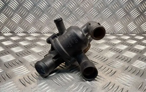 Volkswagen Golf VI Thermostat/thermostat housing 03L121111R