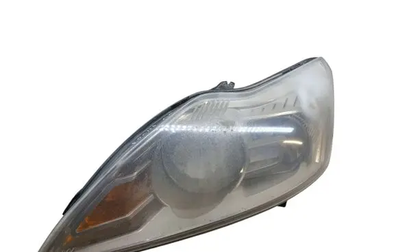 Ford Focus Headlight/headlamp 8M5113W030AD 0077R00HR 1016102A