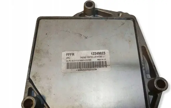 Opel Meriva A Engine control unit/module ECU 12249823 MT35E21 FFFR