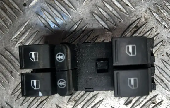 Volkswagen Touareg I Electric window control switch