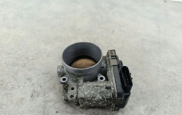 Volvo S80 Throttle body valve 8677796