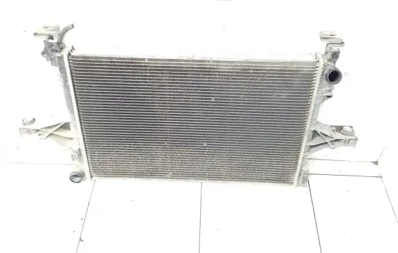 Volvo V70 Coolant radiator 876118U
