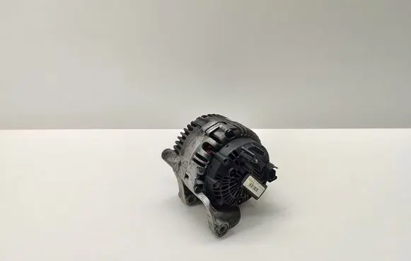 BMW 5 E60 E61 Generator/alternator 215536170 7797521 C636649A
