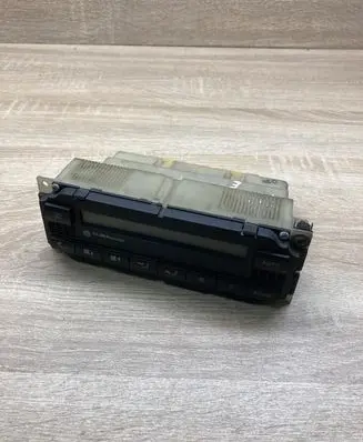 Volkswagen PASSAT B5 Climate control unit 