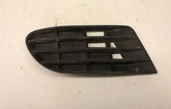 Volkswagen Golf Plus Front bumper lower grill 5M0853665