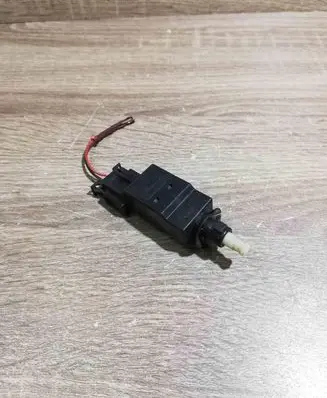 Mercedes-Benz E W211 Brake pedal sensor switch 0015454009