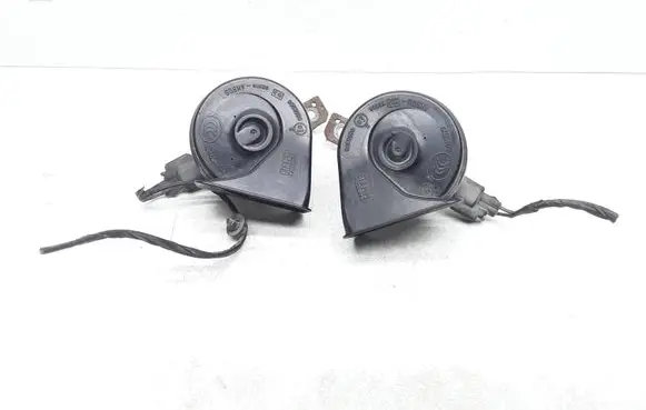 Volvo V70 Horn signal 31276805 31276806