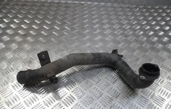 Fiat 500L Rear seatbelt B10042 T682