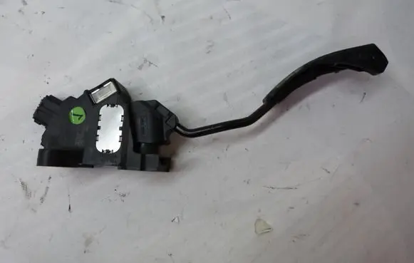 Toyota Auris 150 Accelerator throttle pedal 7811002071