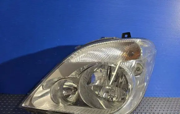 Mercedes-Benz Sprinter W906 Headlight/headlamp A9068200161