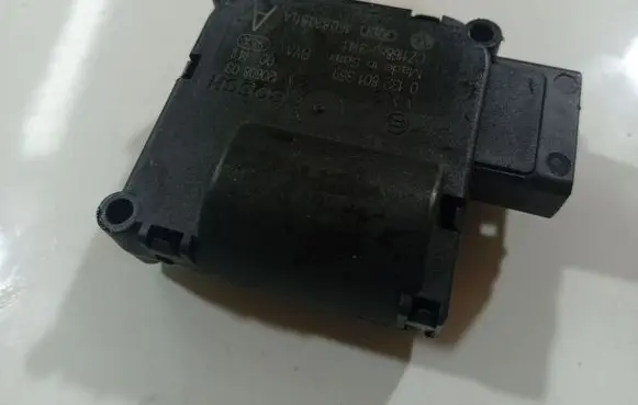Audi A6 S6 C6 4F Air flap motor/actuator 0132801359